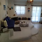 Traditional House Marivilla