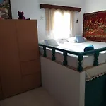 Traditional House Marivilla 別荘 マスティハリ