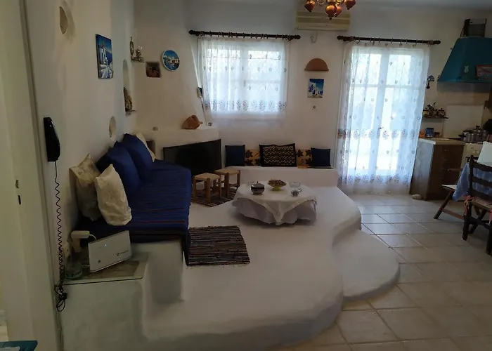 Traditional House Marivilla