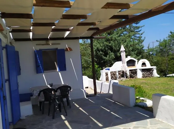 Traditional House Marivilla Casa de Férias